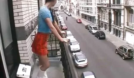 Öreg nagyapa baszik egy ártatlan lány a fürdőszobában, porno ingyen video cum a szájába.