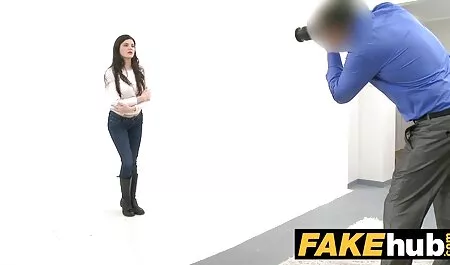 Kanos Főiskola ribanc ad csodálatos fejét. ingyen amatőr pornó