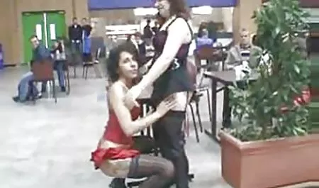 Vékony hatszegi melinda barna maszturbál a szakállával.
