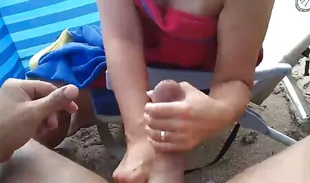 Hosszú pisilni leszbikus anya és lánya a Vintage szatén bugyi