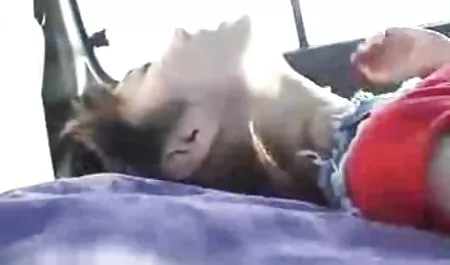 Tinky-nak piszkos segge van egy 12 hüvelykes dildóval. csaladisex