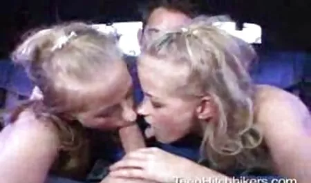 Négy kurvát pinába élvezések használnak Sperma vödörként.