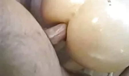 Mammybb érett lány elcsábítja egy srác érett picsák farkát