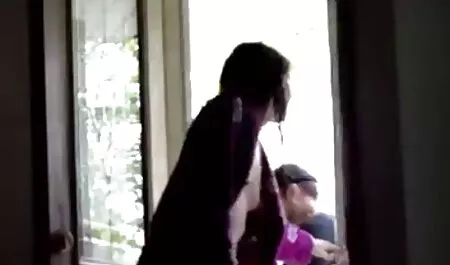 Szexi babe bikini levetkőzött, majd ujjait a puncija online szex videok