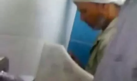 Lány, nagy cicik, szar csípő idösszex