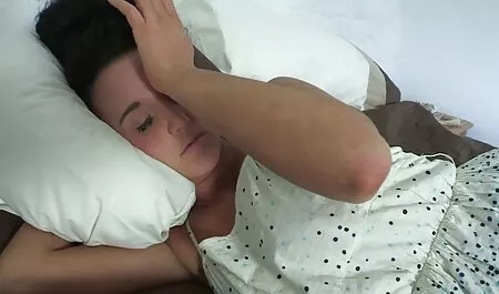 Aranyos, nagymellű lány lila online porno filmek punci simogatta