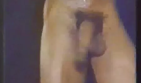 Britney Kék dörzsöli a punciját szesz filmek magyarul az örömért.